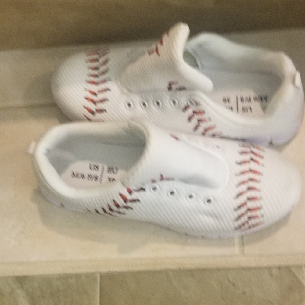 Baseball tennis shoes